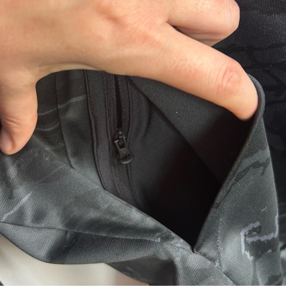 Under Armour Grey and Black Camo Liars Korner Hoodie Hooded Sweatshirt Size M - Picture 2 of 8